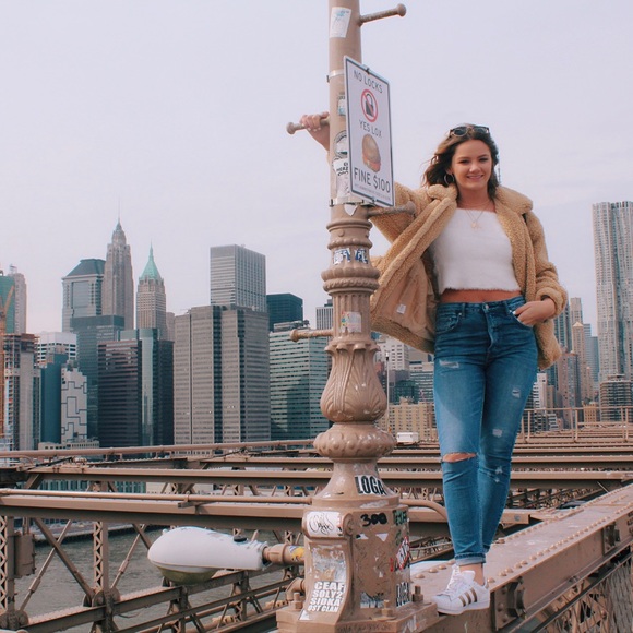 Meet your Posher, Ashley - Picture 5 of 11